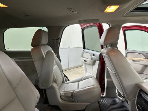Used 2012 GMC Yukon SLT w/ SLT-2 Equipment Package AWD/4WD image 28