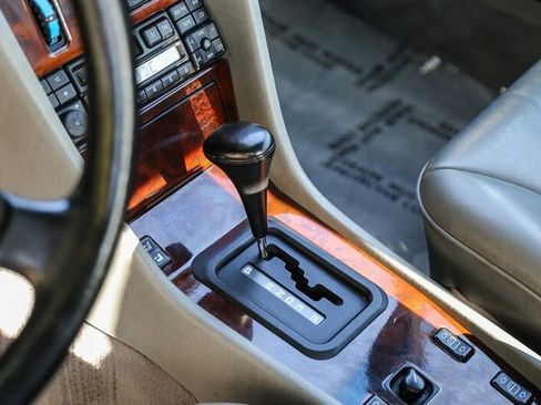 Used 1995 Mercedes-Benz E 320 Convertible image 78