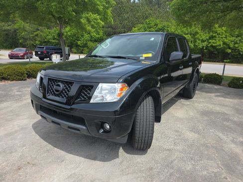 Used 2020 Nissan Frontier SV w/ Midnight Edition Floor Mats RWD image 11