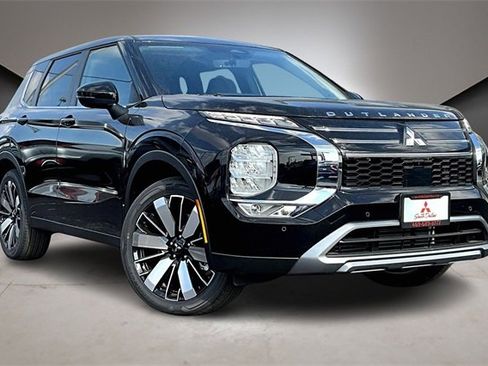 New 2025 Mitsubishi Outlander SE image 2