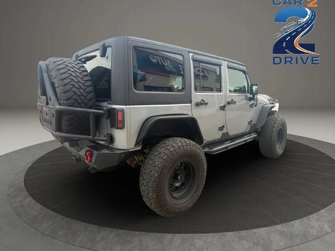 Used 2014 Jeep Wrangler Unlimited Sahara AWD/4WD image 6
