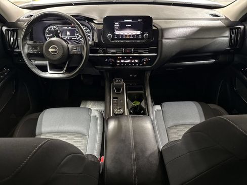 Used 2022 Nissan Pathfinder SV AWD/4WD image 10