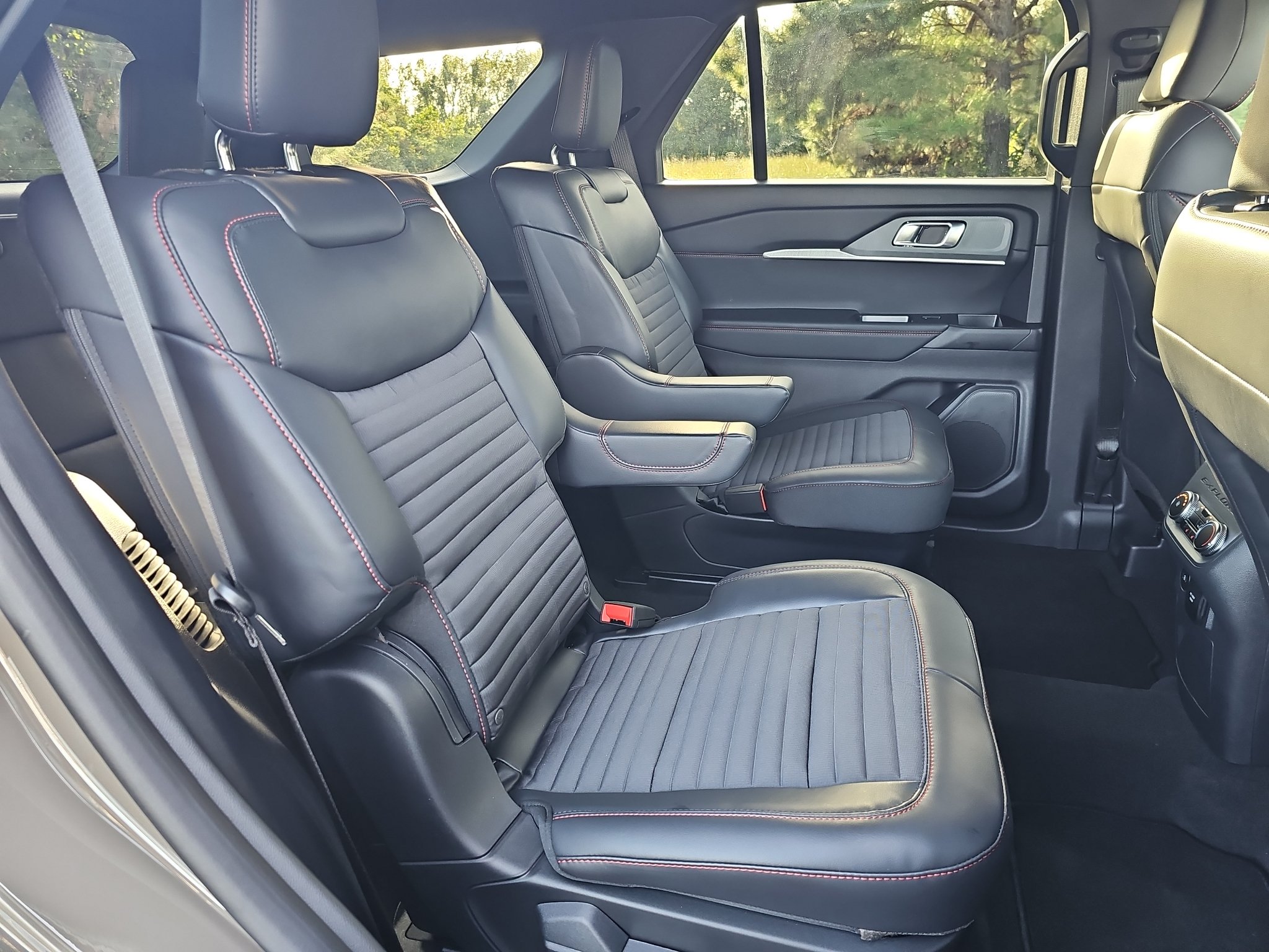 New 2027 Ford Explorer ST-Line w/ Premium Package RWD image 17