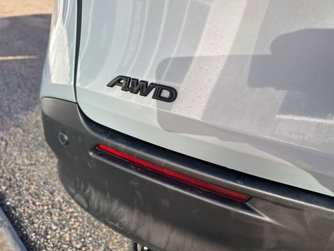 Used 2023 Toyota Sienna XLE Woodland Edition image 31