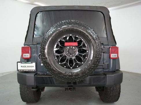 Used 2018 Jeep Wrangler Unlimited Sport AWD/4WD image 8