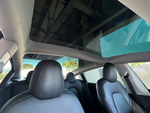 Used 2021 Tesla Model 3 Standard Range Plus RWD image 17