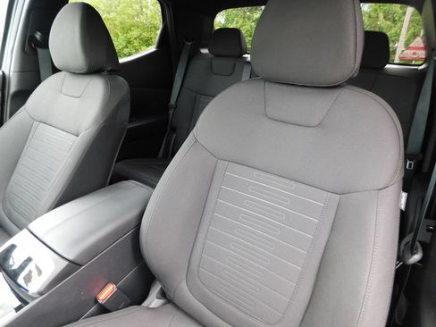Used 2025 Hyundai Santa Cruz SE FWD image 16