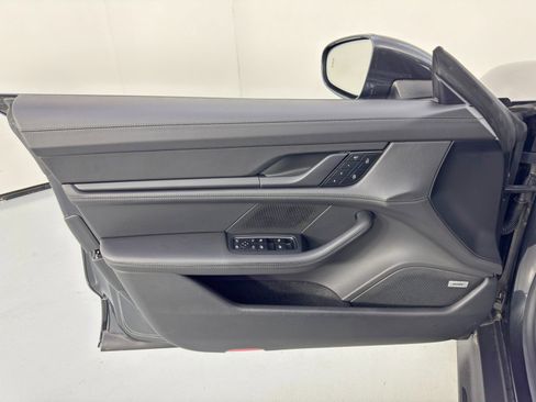 Used 2022 Porsche Taycan 4S image 46