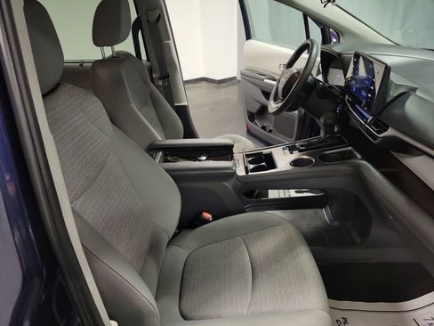 Used 2022 Toyota Sienna LE image 23