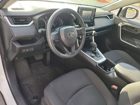 Used 2022 Toyota RAV4 LE AWD/4WD image 19