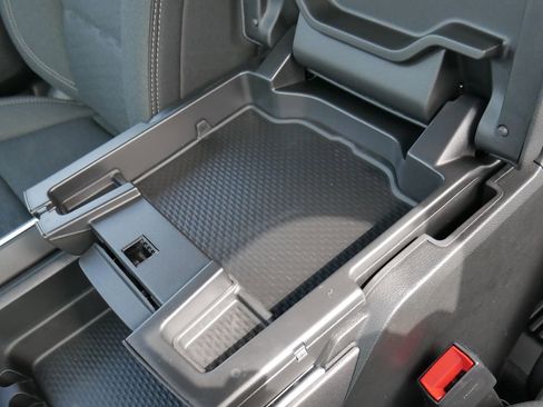 New 2026 RAM 1500 4x4 Crew Cab image 28