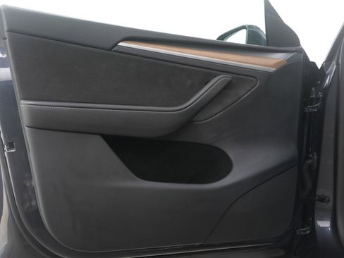 Used 2024 Tesla Model Y Long Range image 19