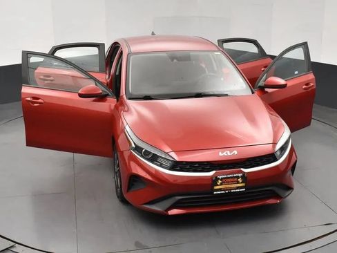 Used 2023 Kia Forte LXS FWD image 10