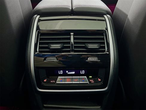 Used 2023 BMW X7 xDrive40i w/ Executive Package image 28