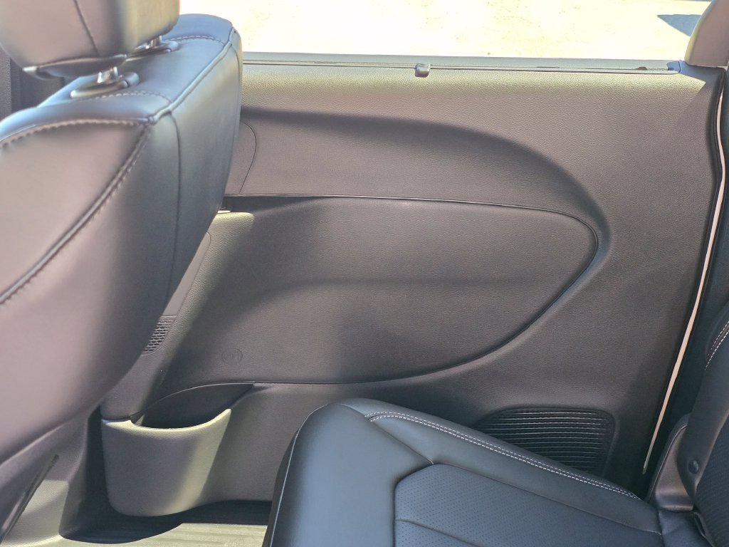 New 2027 Chrysler Pacifica Select FWD image 38