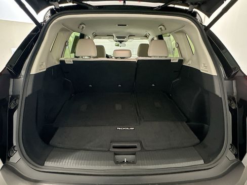 Used 2023 Nissan Rogue SV image 29
