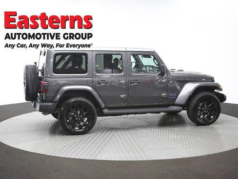 Used 2025 Jeep Wrangler Unlimited Sahara AWD/4WD image 43