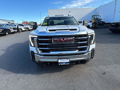 New 2026 GMC Sierra 2500 SLE w/ SLE Value Package; image 2