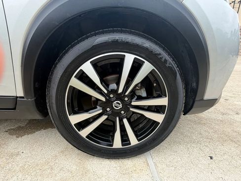 Used 2019 Nissan Kicks SV FWD image 35