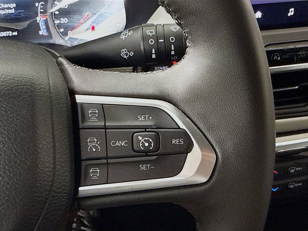 Used 2023 Jeep Compass Limited AWD/4WD image 12
