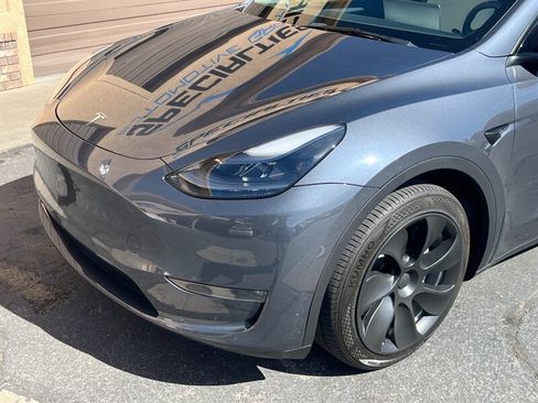 Used 2023 Tesla Model Y Long Range AWD/4WD image 12