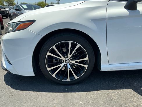 Used 2020 Toyota Camry SE FWD image 25