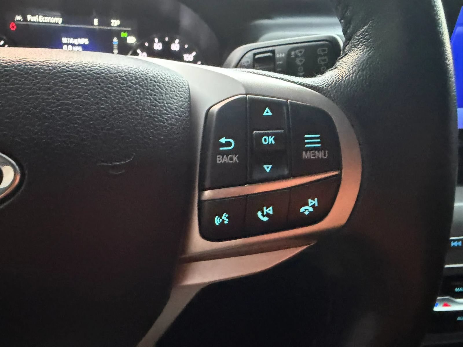 Used 2022 Ford Explorer XLT w/ Equipment Group 202A AWD/4WD image 15
