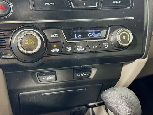 Used 2013 Honda Civic Hybrid image 18