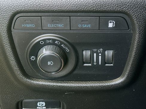 Used 2022 Jeep Grand Cherokee Trailhawk image 17