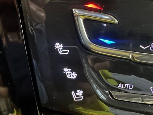 Used 2015 Cadillac Escalade ESV Luxury image 32