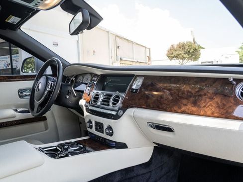 Used 2013 Rolls-Royce Ghost RWD image 29
