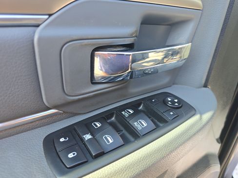 Used 2017 RAM 2500 SLT w/ Snow Chief Group image 18