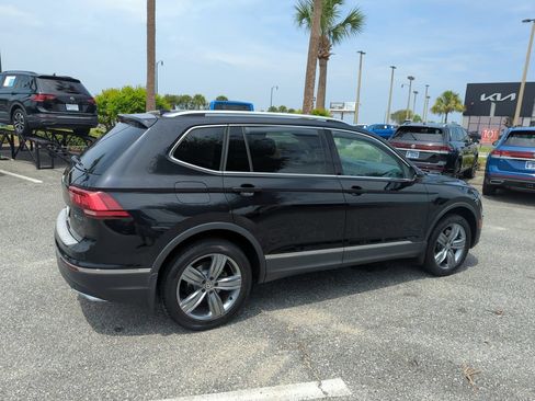 Used 2020 Volkswagen Tiguan SEL AWD/4WD image 5