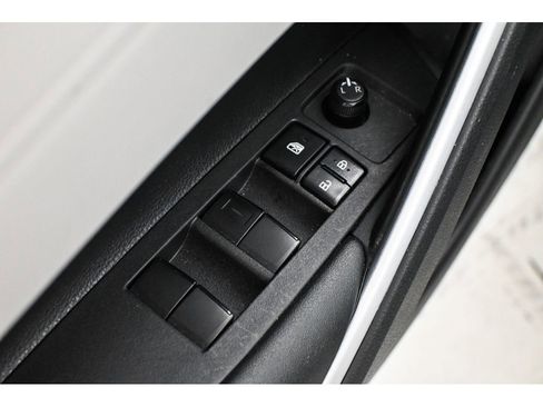 Used 2023 Toyota Corolla Cross L FWD image 30