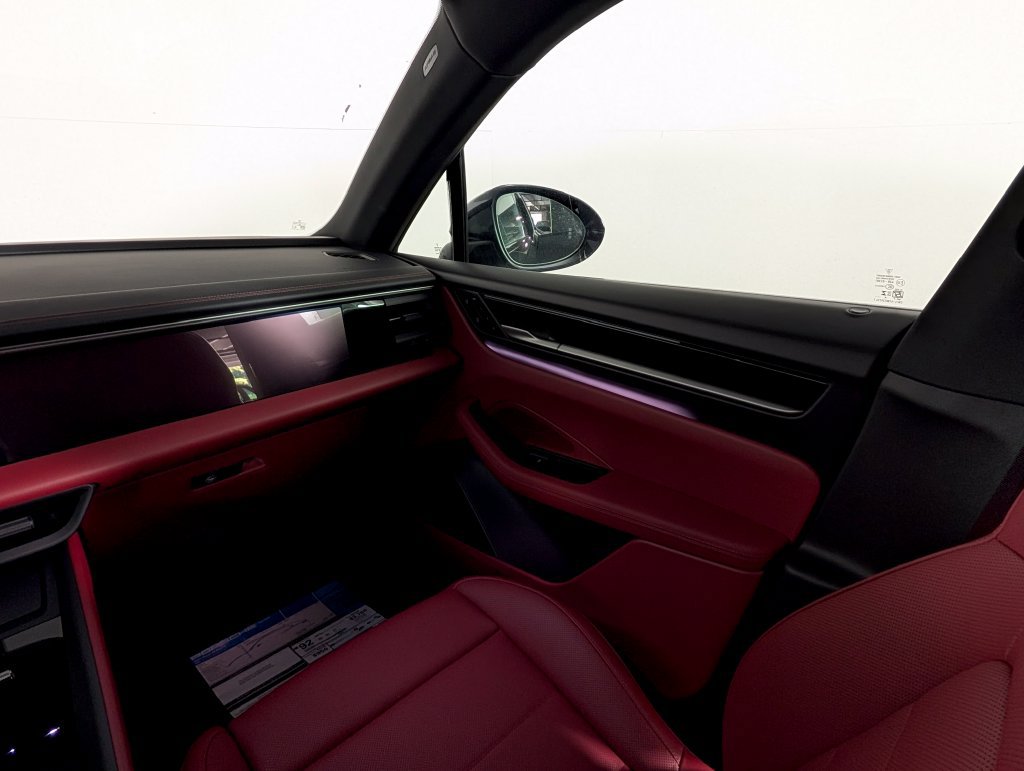 New 2026 Porsche Macan 4S Electric AWD/4WD image 23