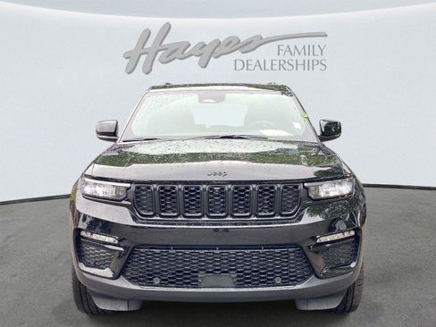 Used 2025 Jeep Grand Cherokee Limited w/ Luxury Tech Group II RWD image 11