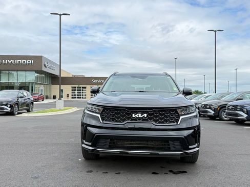 Used 2022 Kia Sorento S FWD image 2