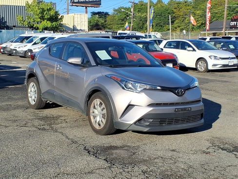 Used 2019 Toyota C-HR LE image 1