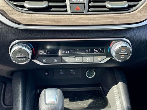 Used 2025 Nissan Altima 2.5 SV w/ SV Special Edition Package AWD/4WD image 13