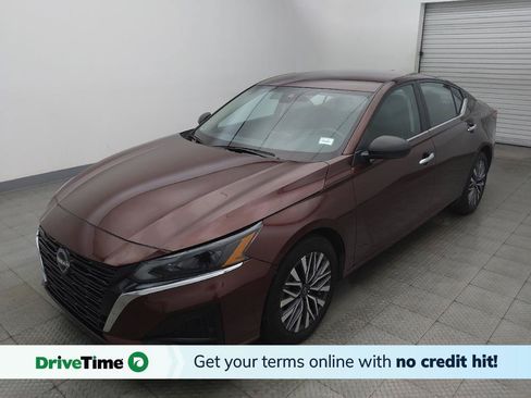 Used 2025 Nissan Altima 2.5 SV FWD image 1