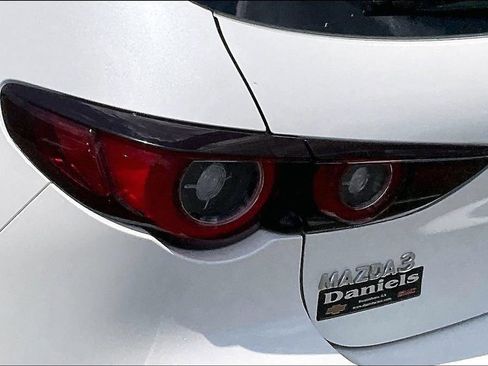 Used 2023 MAZDA MAZDA3 s FWD image 29