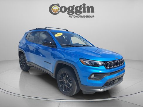 Used 2026 Jeep Compass Latitude AWD/4WD image 4