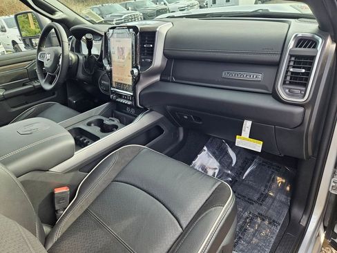 New 2026 RAM 2500 Laramie w/ Sport Appearance Package AWD/4WD image 17