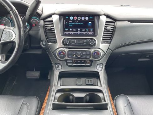 Used 2020 Chevrolet Suburban Premier image 11