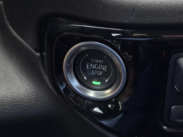 Used 2025 GMC Sierra 1500 SLT AWD/4WD image 20