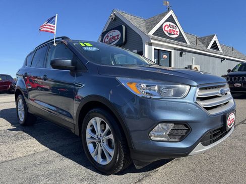 Used 2018 Ford Escape SE w/ SE Sync 3 Package FWD image 1