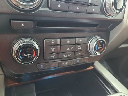 Used 2018 Ford F150 King Ranch w/ Equipment Group 601A Luxury AWD/4WD image 35