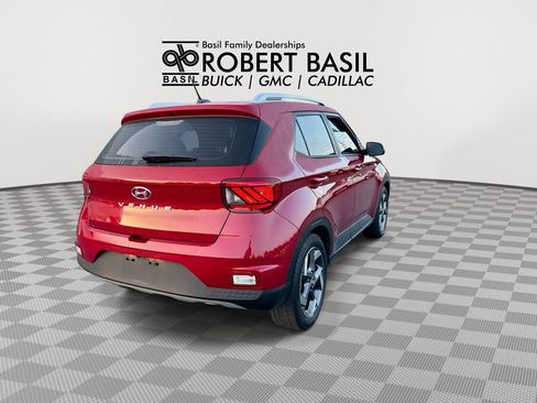 Used 2023 Hyundai Venue SEL FWD image 8