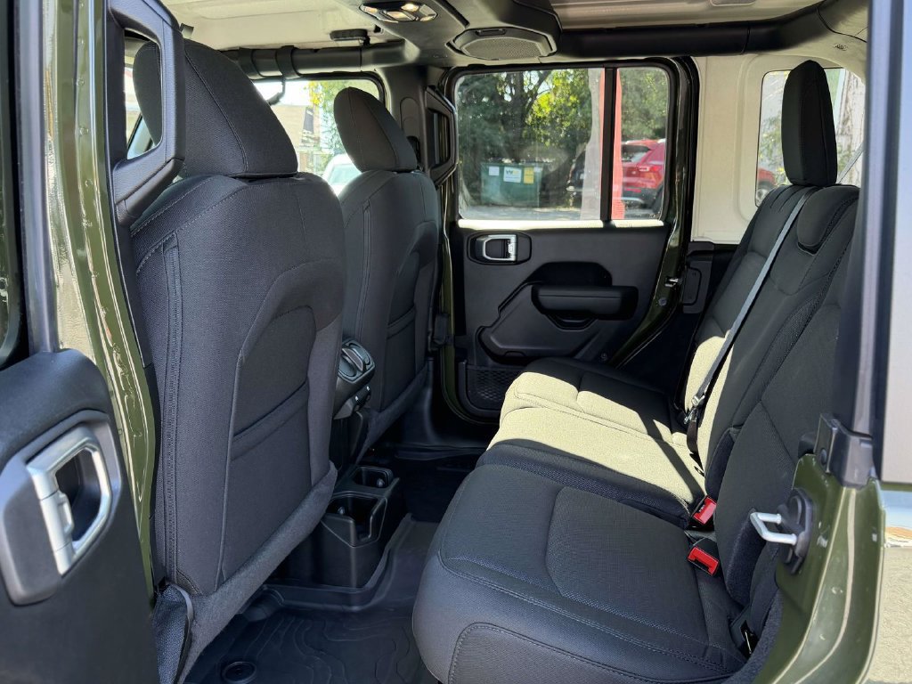 Used 2022 Jeep Wrangler Unlimited Sport AWD/4WD image 15