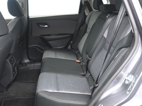 Used 2023 Nissan Rogue SV image 18